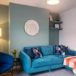 The Becket - Three Bedroom City Centre House With Parking