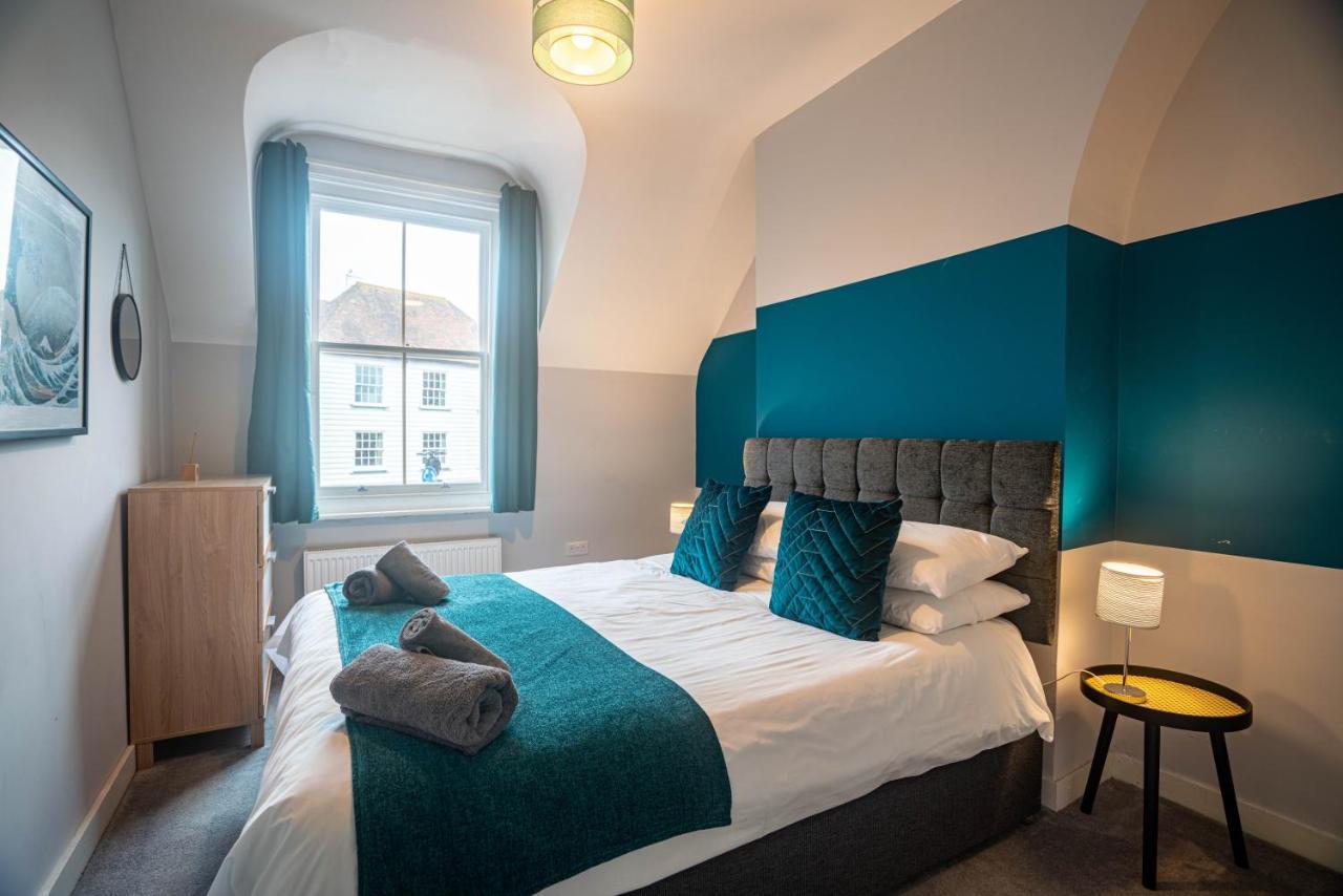 The Becket - Three Bedroom City Centre House With Parking Holiday home *