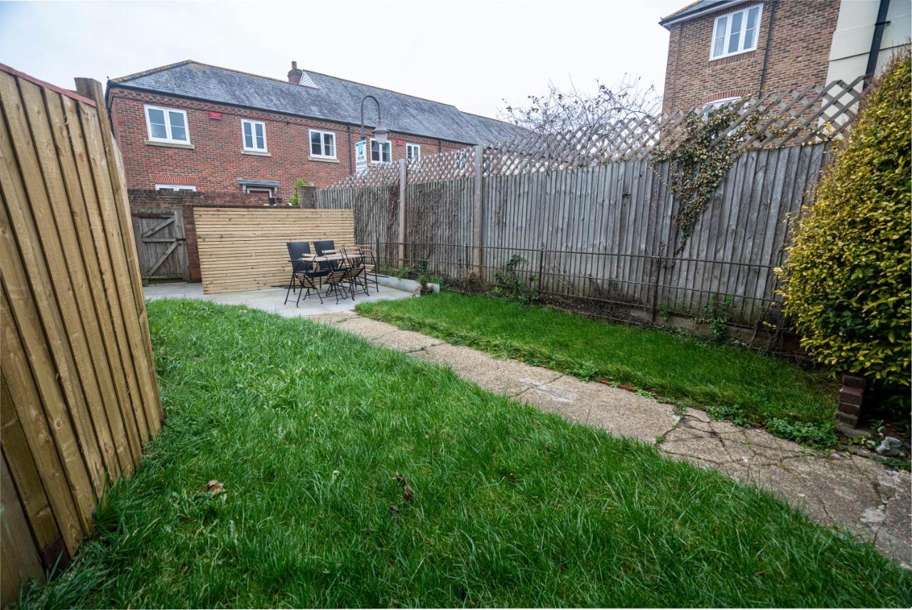 The Becket - Three Bedroom City Centre House With Parking Canterbury